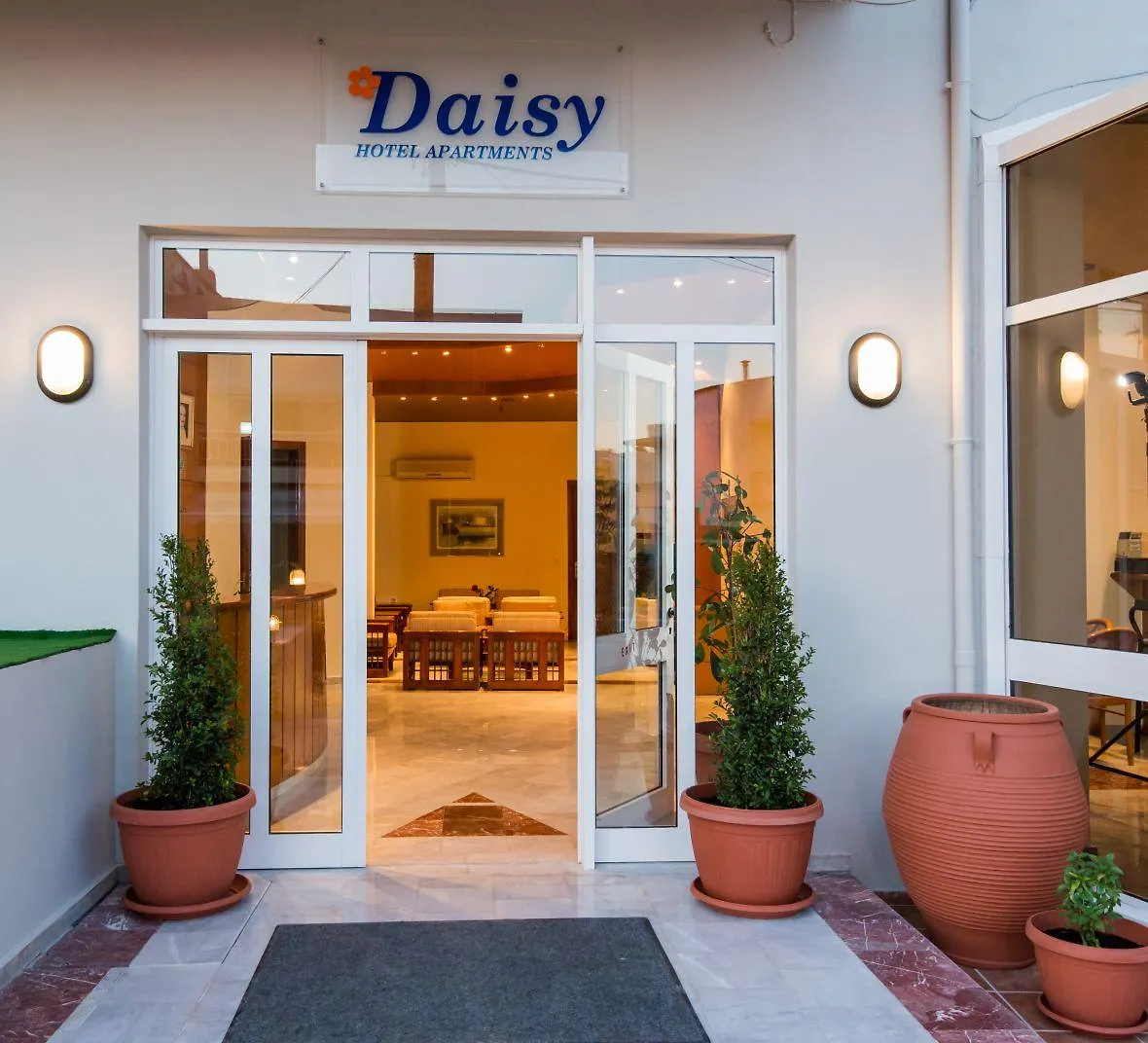 Daisy Hotel Apartments Rethymno  Greece